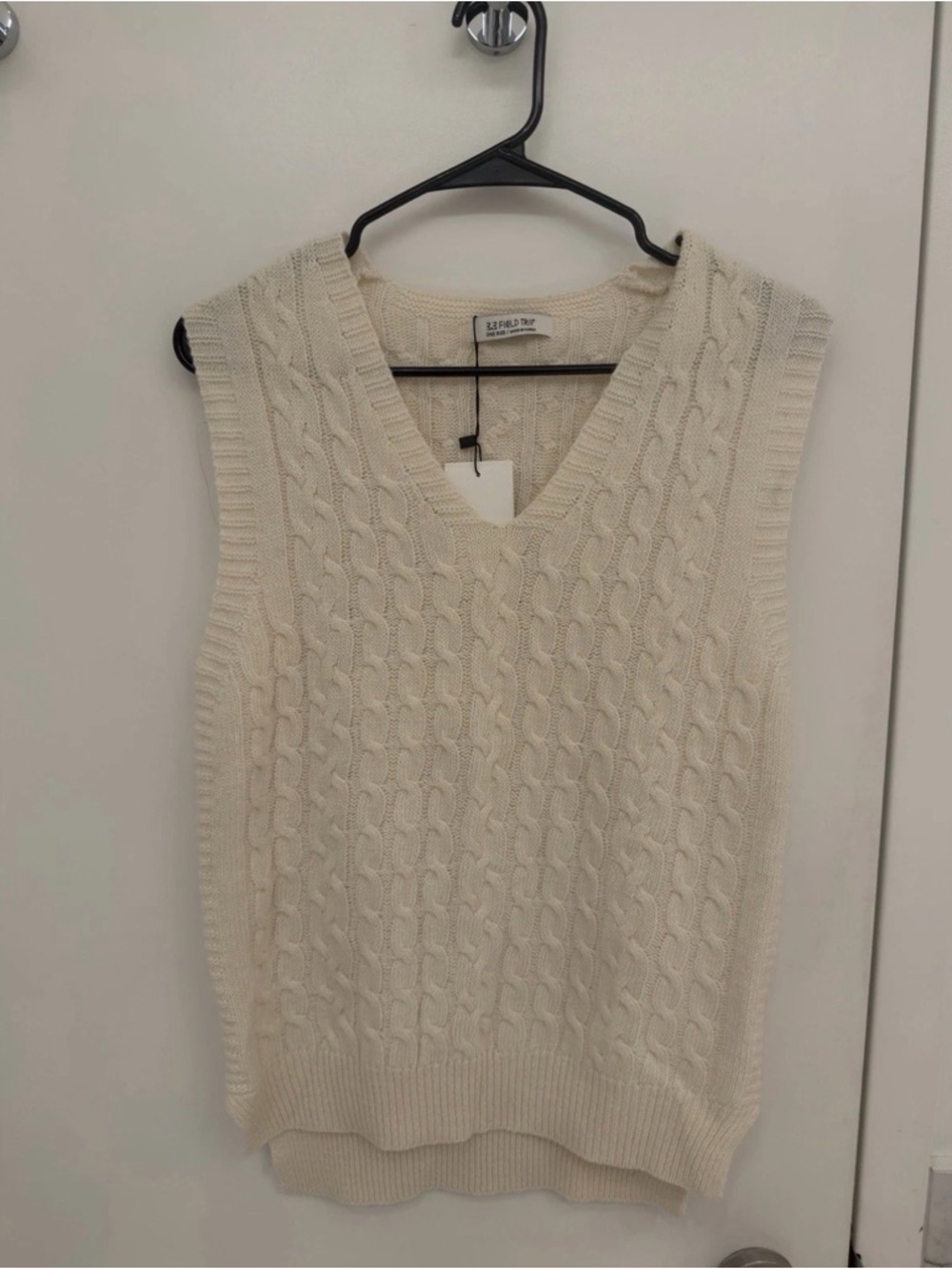 Cable-Knit V-Neck Sweater Vest in Ivory
